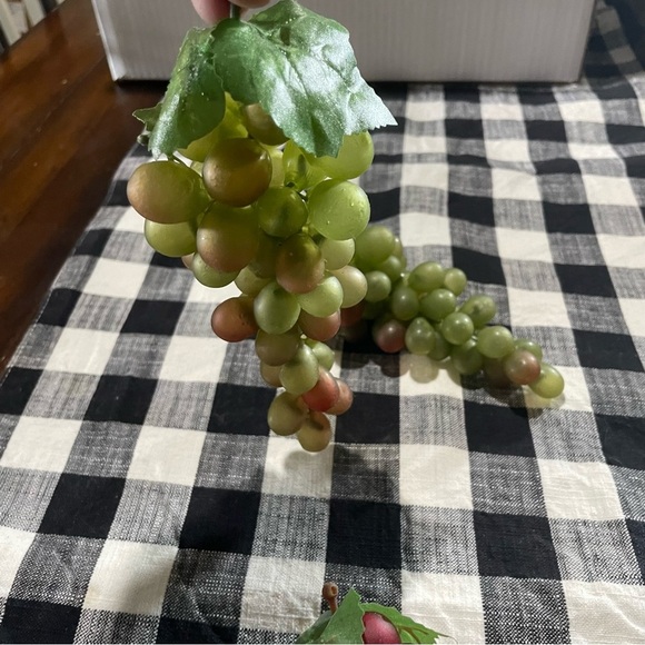 Lot of 3 Vintage Faux Grapes Green Red - Picture 4 of 5